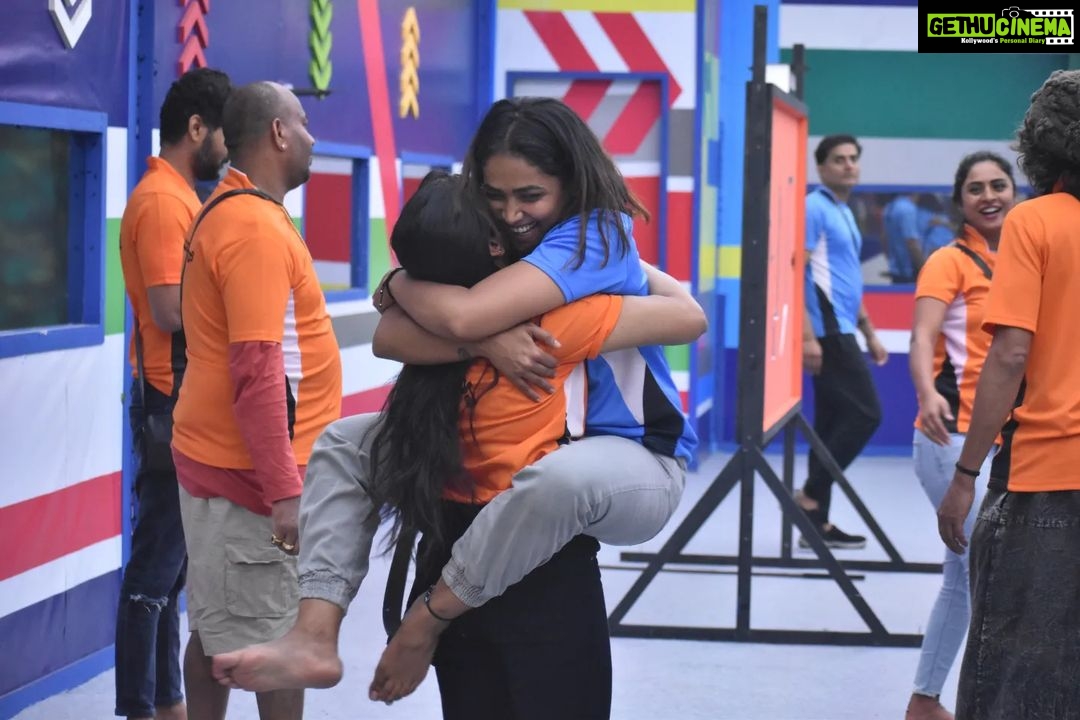 Divya Uruduga Instagram - When you believe in your team, that's the first step to victory! 💪😎 Don't forget to login to voot app to cast your valuable votes to DU.🫰☺️ #TeamDivyaUruduga @colorskannadaofficial #divyauruduga #divyau #du #D #uruduga #DU #DUvians #thirthahalli #d #shivamoga #kpdu #arviya #arviyans #arya #preetiirali #live #love #laugh #peace #positivity #🧿 #bbk9 #bigbosskannada #biggbosskannadaseason9 #biggbosskannada #Voot #vootselect
