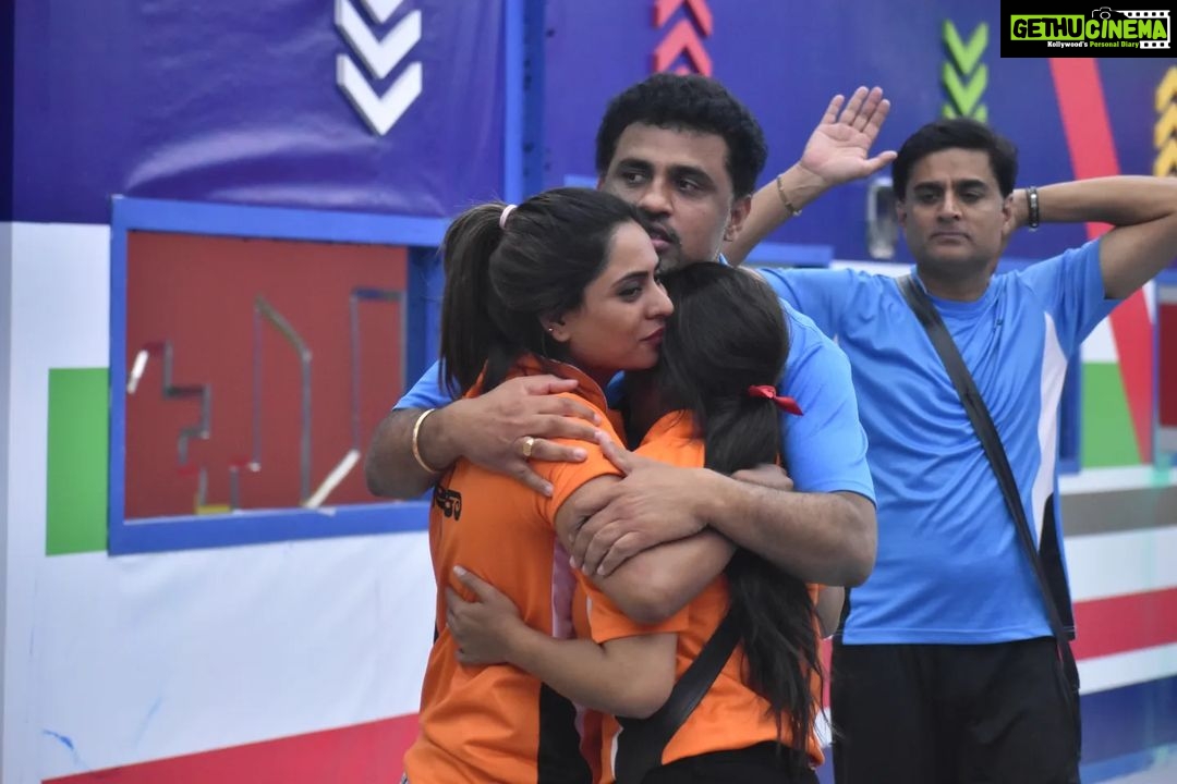 Divya Uruduga Instagram - When you believe in your team, that's the first step to victory! 💪😎 Don't forget to login to voot app to cast your valuable votes to DU.🫰☺️ #TeamDivyaUruduga @colorskannadaofficial #divyauruduga #divyau #du #D #uruduga #DU #DUvians #thirthahalli #d #shivamoga #kpdu #arviya #arviyans #arya #preetiirali #live #love #laugh #peace #positivity #🧿 #bbk9 #bigbosskannada #biggbosskannadaseason9 #biggbosskannada #Voot #vootselect