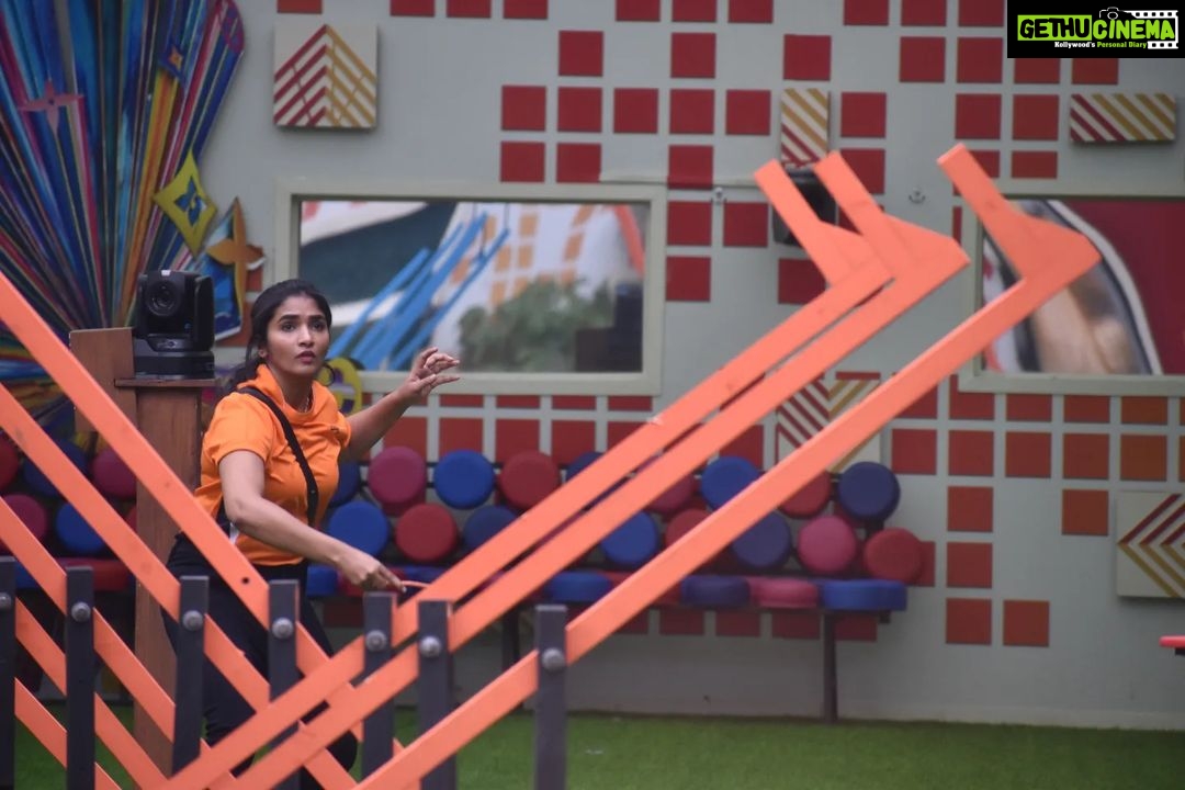 Divya Uruduga Instagram - When you believe in your team, that's the first step to victory! 💪😎 Don't forget to login to voot app to cast your valuable votes to DU.🫰☺️ #TeamDivyaUruduga @colorskannadaofficial #divyauruduga #divyau #du #D #uruduga #DU #DUvians #thirthahalli #d #shivamoga #kpdu #arviya #arviyans #arya #preetiirali #live #love #laugh #peace #positivity #🧿 #bbk9 #bigbosskannada #biggbosskannadaseason9 #biggbosskannada #Voot #vootselect