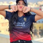 Divya Uruduga Instagram - RCB FOREVER ♥️ 💛🖤 #divyauruduga #divyau #du #D #uruduga #DU #DUvians #thirthahalli #d #shivamoga #kpdu #arviya #arviyans #arya #preetiirali #live #love #laugh #peace #positivity #🧿 #rcb #rcbarmy #rcbfans #escn