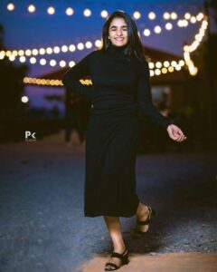 Divya Uruduga Instagram - You guys make me feel seen, heard, understood, appreciated, valued, supported, and loved!!♥️ I’m truly blessed to have you all in my life✨
 
Indeed it was an amazing birthday 🥳Thank you each and everyone for your lovely wishes and blessings! 

Much love♥️

Pc: @pkstudiophotography 

💛🖤

#divyauruduga #divyau #du #D #uruduga #DU  #DUvians  #thirthahalli #d #shivamoga #kpdu  #arviya #arviyans #arya #preetiirali #live #love #laugh  #peace #positivity #🧿