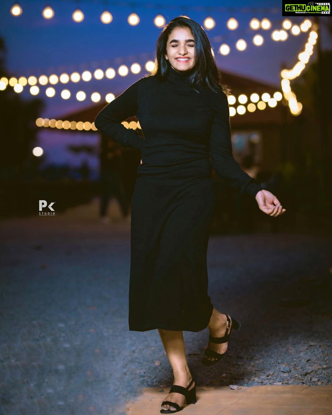 Divya Uruduga - 152.4K Likes - You guys make me feel seen, heard, understood, appreciated, valued, supported, and loved!!♥️ I’m truly blessed to have you all in my life✨
Indeed it was an amazing birthday 🥳Thank you each and everyone for your lovely wishes and blessings!
Much love♥️
Pc: @pkstudiophotography
💛🖤
#divyauruduga #divyau #du #D #uruduga #DU #DUvians #thirthahalli #d #shivamoga #kpdu #arviya #arviyans #arya #preetiirali #live #love #laugh #peace #positivity #🧿