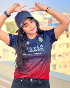 Divya Uruduga Instagram - Yeyyyy💃 That’s a win ♥️✨ #rcb 

💛🖤

#divyauruduga #divyau #du #D #uruduga #DU  #DUvians  #thirthahalli #d #shivamoga #kpdu  #arviya #arviyans #arya #preetiirali #live #love #laugh  #peace #positivity #🧿 #rcb #rcbforever #rcbforwin #rcbians