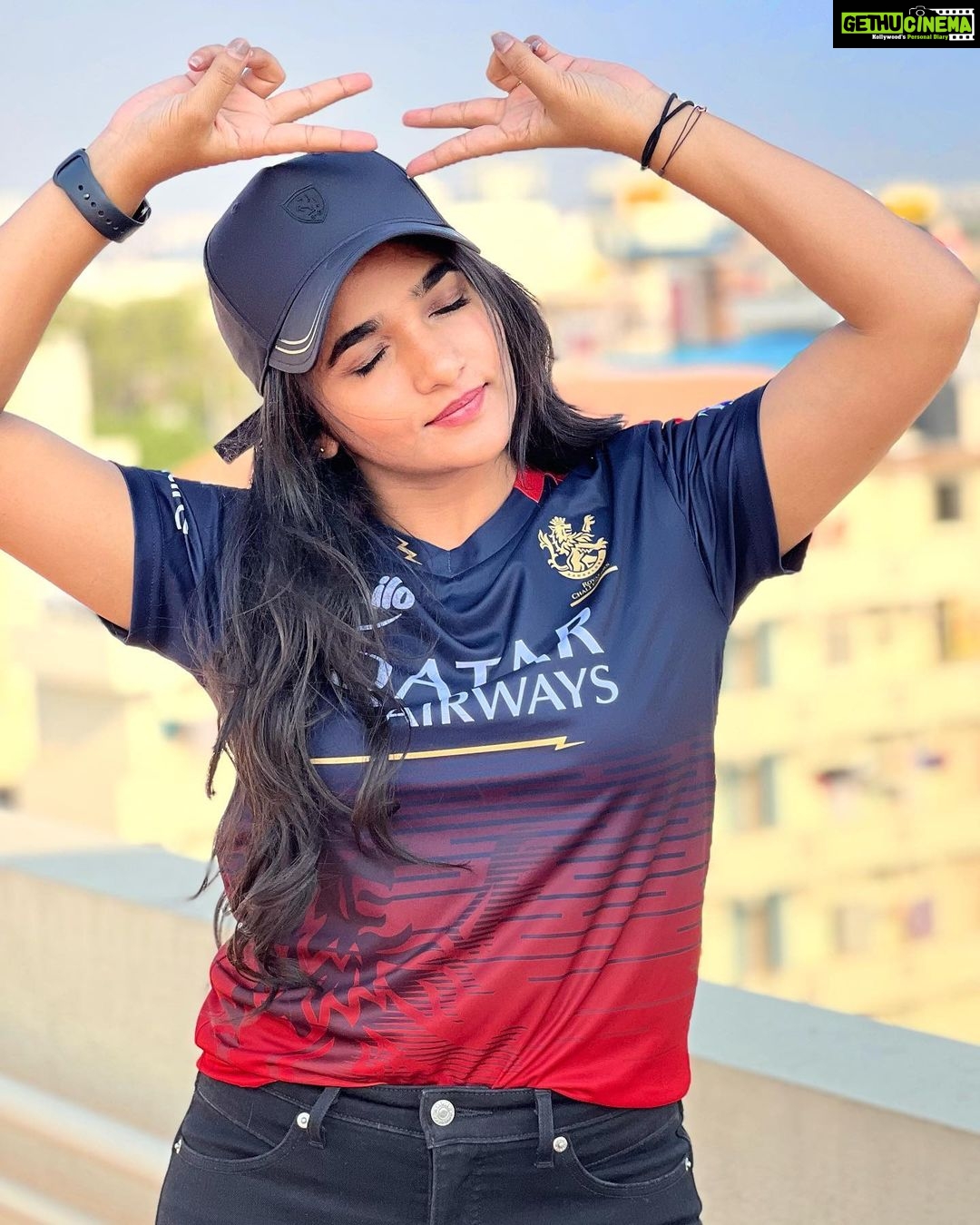 Divya Uruduga - 293.6K Likes - Yeyyyy💃 That’s a win ♥️✨ #rcb
💛🖤
#divyauruduga #divyau #du #D #uruduga #DU #DUvians #thirthahalli #d #shivamoga #kpdu #arviya #arviyans #arya #preetiirali #live #love #laugh #peace #positivity #🧿 #rcb #rcbforever #rcbforwin #rcbians