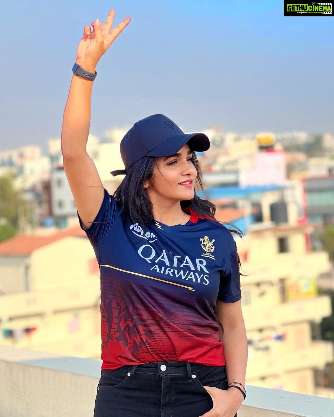 Divya Uruduga - 578.1K Likes - RCB FOREVER ♥️
💛🖤
#divyauruduga #divyau #du #D #uruduga #DU #DUvians #thirthahalli #d #shivamoga #kpdu #arviya #arviyans #arya #preetiirali #live #love #laugh #peace #positivity #🧿 #rcb #rcbarmy #rcbfans #escn