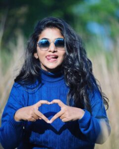 Divya Uruduga Instagram - Sending you some smiles, love and stardust♥️✨

🖤💛

📸 : @__a_p_creation__  @__madhusagar__ 😎

#divyauruduga #divyau #du #D #uruduga #DU  #DUvians  #thirthahalli #d #shivamoga #kpdu  #arviya #arviyans #arya #preetiirali #live #love #laugh  #peace #positivity #🧿