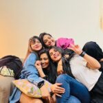 Divya Uruduga Instagram - Happy picture🥰 Mention your bunch!! 🥳 💛🖤 #divyauruduga #divyau #du #D #uruduga #DU #DUvians #thirthahalli #d #shivamoga #kpdu #arviya #arviyans #arya #preetiirali #live #love #laugh #peace #positivity #🧿