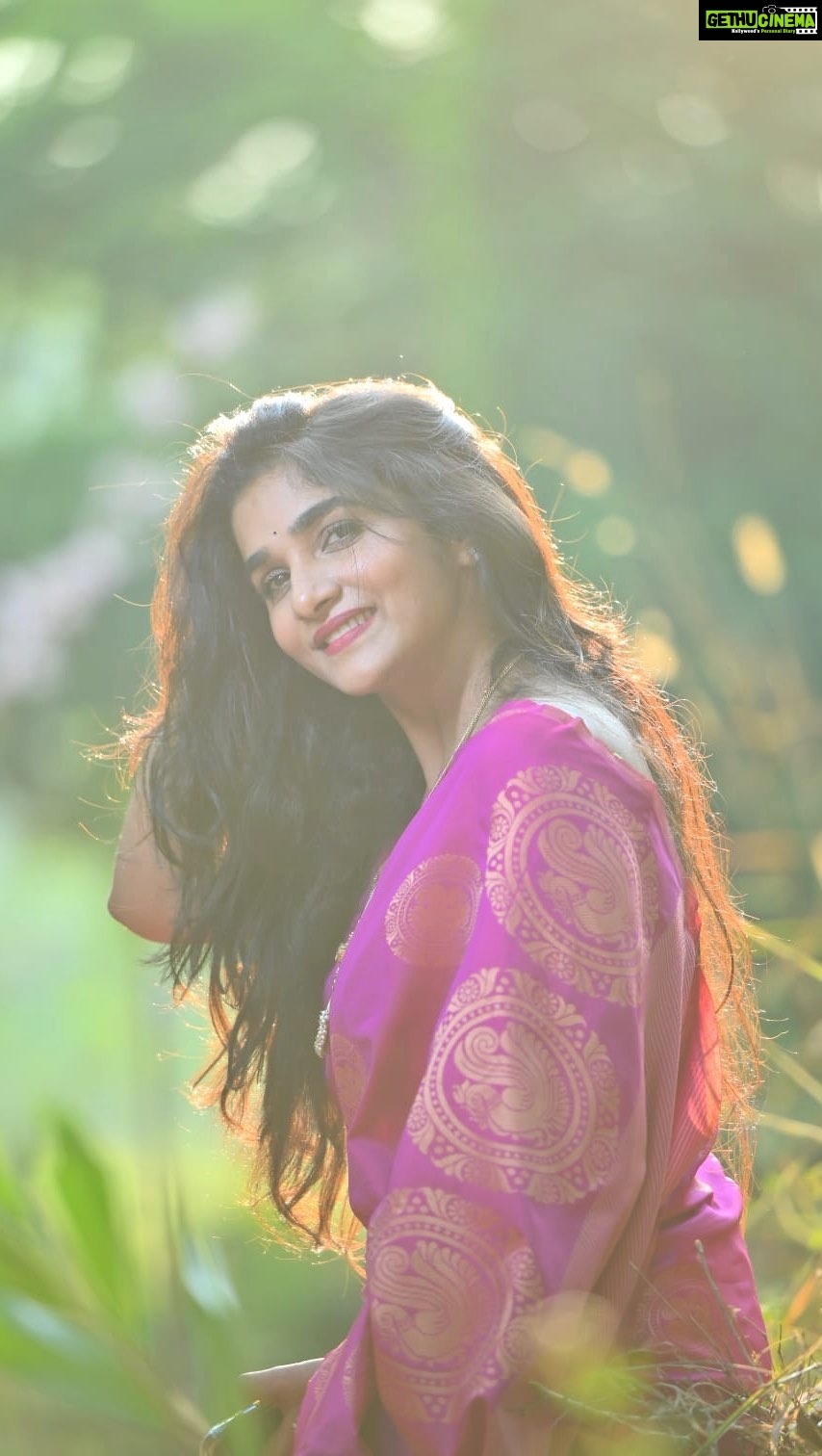 Divya Uruduga - 145.1K Likes - Oye Namaskara🙋♀️🍀
📸: @__a_p_creation__ @__madhusagar__ 🫶🏻😎
💛🖤
#divyauruduga #divyau #du #D #uruduga #DU #DUvians #thirthahalli #d #shivamoga #kpdu #arviya #arviyans #arya #preetiirali #live #love #laugh #peace #positivity #🧿
