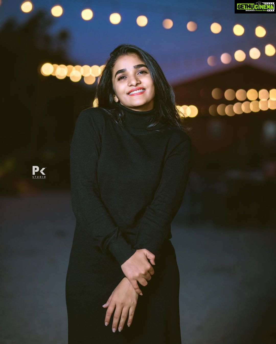 Divya Uruduga - 152.4K Likes - You guys make me feel seen, heard, understood, appreciated, valued, supported, and loved!!♥️ I’m truly blessed to have you all in my life✨
Indeed it was an amazing birthday 🥳Thank you each and everyone for your lovely wishes and blessings!
Much love♥️
Pc: @pkstudiophotography
💛🖤
#divyauruduga #divyau #du #D #uruduga #DU #DUvians #thirthahalli #d #shivamoga #kpdu #arviya #arviyans #arya #preetiirali #live #love #laugh #peace #positivity #🧿