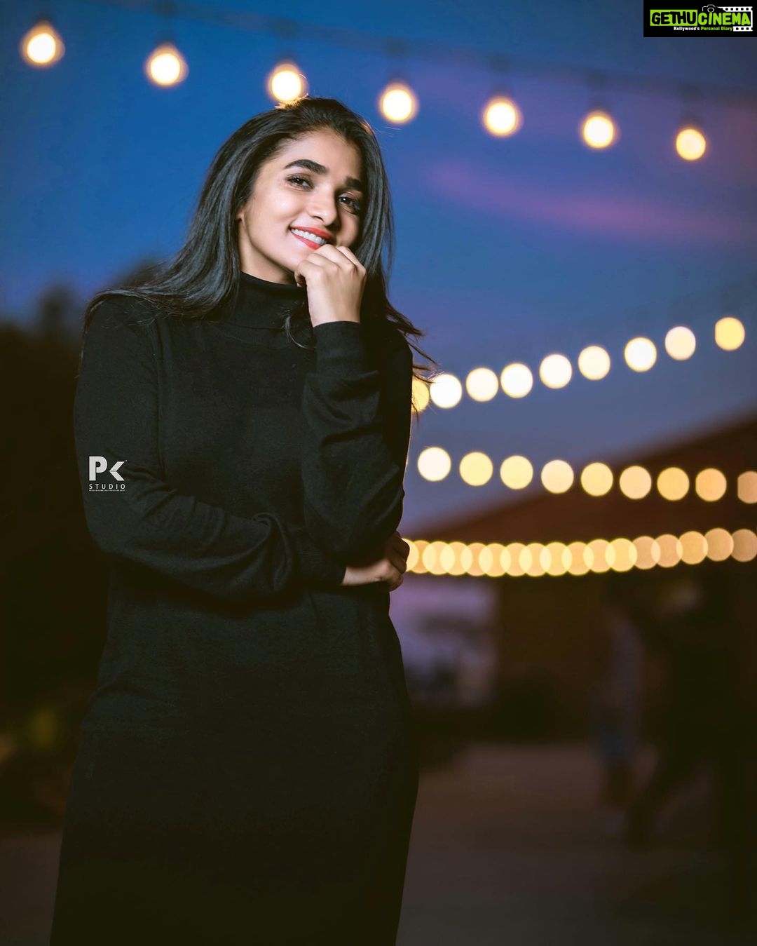 Divya Uruduga - 152.4K Likes - You guys make me feel seen, heard, understood, appreciated, valued, supported, and loved!!♥️ I’m truly blessed to have you all in my life✨
Indeed it was an amazing birthday 🥳Thank you each and everyone for your lovely wishes and blessings!
Much love♥️
Pc: @pkstudiophotography
💛🖤
#divyauruduga #divyau #du #D #uruduga #DU #DUvians #thirthahalli #d #shivamoga #kpdu #arviya #arviyans #arya #preetiirali #live #love #laugh #peace #positivity #🧿