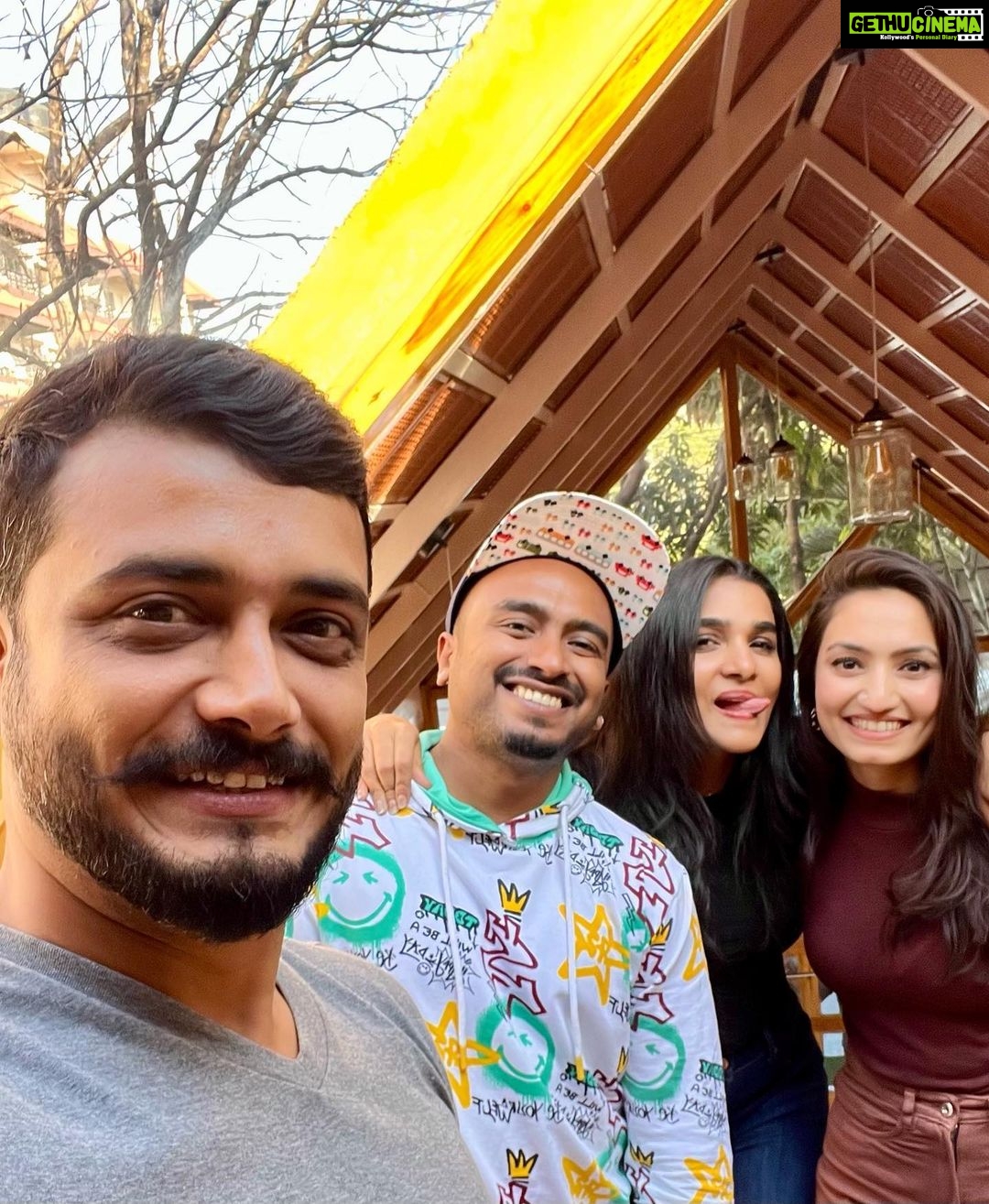 Divya Uruduga - 207.1K Likes - Laughter, food & fun kinda day!👭👬
@aravind_kp @iamvaishnavioffl @raghu_vinestore_official
💛🖤
#divyauruduga #divyau #du #D #uruduga #DU #DUvians #thirthahalli #d #shivamoga #kpdu #arviya #arviyans #arya #preetiirali #live #love #laugh #peace #positivity #🧿