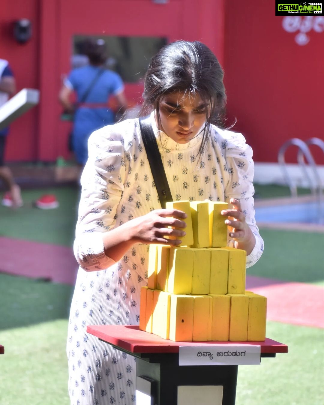 Divya Uruduga Instagram - It's not how you started the race but, how you finished it! 🫶😉 #TeamDivyaUruduga @colorskannadaofficial #divyauruduga #divyau #du #D #uruduga #DU #DUvians #thirthahalli #d #shivamoga #kpdu #arviya #arviyans #arya #preetiirali #live #love #laugh #peace #positivity #🧿 #bbk9 #bigbosskannada #biggbosskannadaseason9 #biggbosskannada #Voot #vootselect