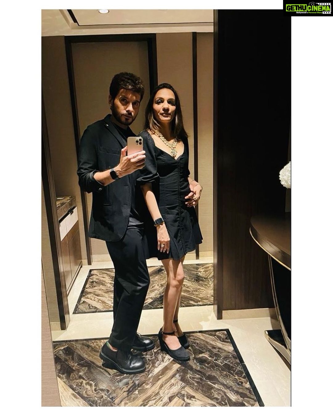 Divyenndu Instagram - Love you my Eva, your Wall-E forever!!! Happy Anniversary to us ❤️❤️ @astoryofonesown_