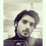 Divyenndu Instagram - Vanity(van) Affairs!!! 📸 #selfish #selfie #DramaticBackgroundMusicforNOReason