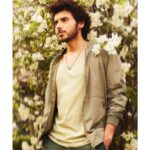 Divyenndu Instagram - Guns n Roses 🌹❌ 🔻 🔻 🔻 🔻 🔻 🔻 🔻 🔻 Location courtesy -@salttkarjat Shot by - @abheetgidwani Stylist - @nikitajaisinghani HMU - @hairplaywitshabby @jatin_
