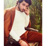 Divyenndu Instagram - Me n my Wisdom Tree!!! #ToTheTree 🌴 🌴 🌴 🌴 🌴 Location courtesy -@salttkarjat Shot by - @abheetgidwani Stylist - @nikitajaisinghani HMU - @hairplaywitshabby @jatin_veerkar