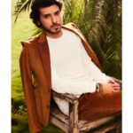 Divyenndu Instagram - Me n my Wisdom Tree!!! #ToTheTree 🌴 🌴 🌴 🌴 🌴 Location courtesy -@salttkarjat Shot by - @abheetgidwani Stylist - @nikitajaisinghani HMU - @hairplaywitshabby @jatin_veerkar