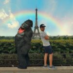 Divyenndu Instagram - Aaj bhi mujhe tumhare saath bitaayi har shaam yaad hai... An evening in Paris! Also he never wore shoes!! #TotoMainMain #HelloCharlieOnPrime releasing 9th April
