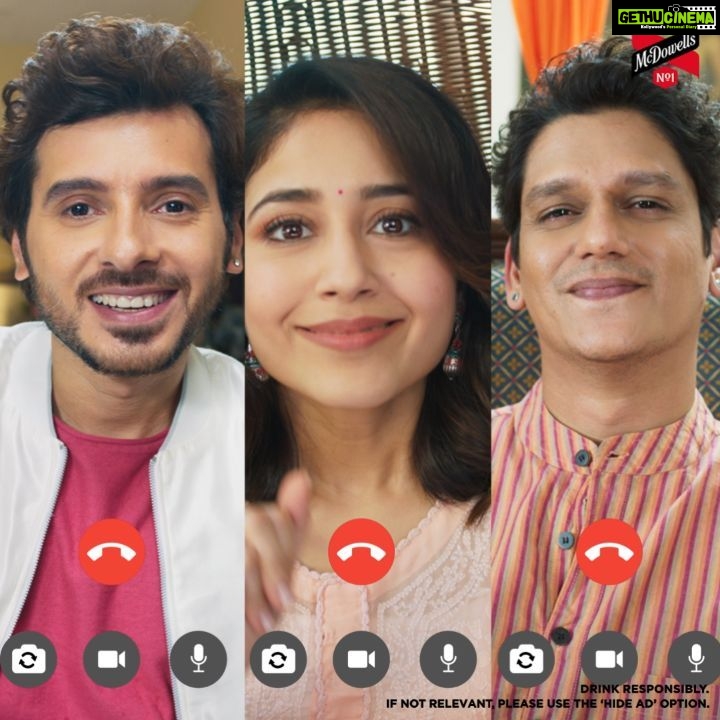Divyenndu Instagram - Kahe the na- zyada phantom banoge toh bohut pachtaogey! @itsvijayvarma ko rang lagaane ka isse acha tareeka ho hi nahi sakta! @battatawada ab tumhaari baari! 😝 Aap bhi @mcdowellsno1 Limited Edition Pack par QR code ko scan karien and kisi bhi Yaar ko rangon se bachne ka mauka na de. #spon #YaariKeRang #WorldsBestNo1 #MCDowellsNo1 @hungamamusic @artistaloud