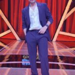 Divyenndu Instagram - Khaane me best kya hai bhai, tum sab hi decide kar lo ab! 🙄 Catch me in conversation with @fukravarun and @beyounick on Bingo Comedy Adda 2 anytime on Disney+ Hotstar and Bingo! Snacks YouTube page. #bingocomedyadda2