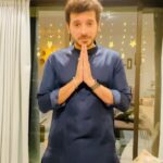 Divyenndu Instagram – 🪔 Happy Diwali 🪔 

from Zandu Family!!