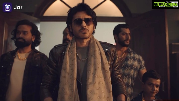Divyenndu Instagram - Dekh rahe hai kuch dino se, @JarAppHq waale vasooli karne mein lage hue hai. Par yaad humein dilana padega: Jo vasoola hai, woh bachana bhi toh hoga. Dekho kaise bachate hai, hamare style main. #BachaoJarAppPe