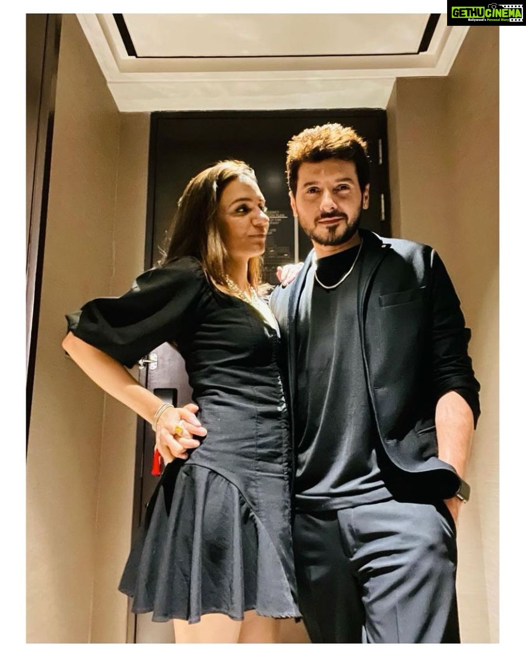 Divyenndu Instagram - Love you my Eva, your Wall-E forever!!! Happy Anniversary to us ❤️❤️ @astoryofonesown_