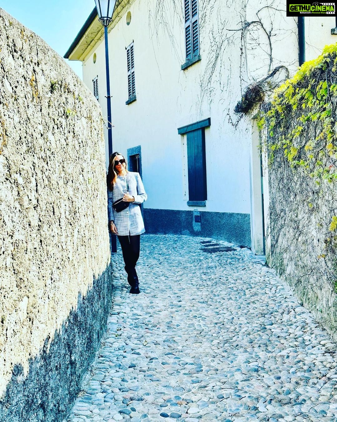 Divyenndu Instagram - Lake Como 💜💜 Lake Bellagio 🍷🎷🛳️🍝💑 . . . . . . @astoryofonesown_ . . . . . #happy #happiness #travel #italy Lake Como, Italy