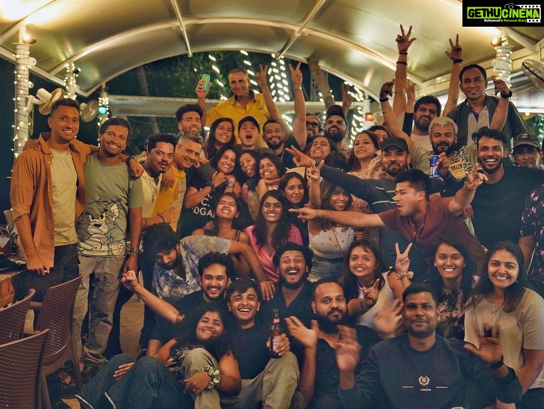 Divyenndu Instagram - It’s a WRAP BABYYYYY!!! Our very special #MadgaonExpress ❤️🔥 Made some friends for LIFE on this one can’t wait to share this Mad-fun journey with you allll 🚂 @excelmovies @kunalkemmu @pratikgandhiofficial @avinashtiwary15 @norafatehi @ritesh_sid @faroutakhtar @adilafsarz @roo_cha @kassimjagmagia @vishalrr