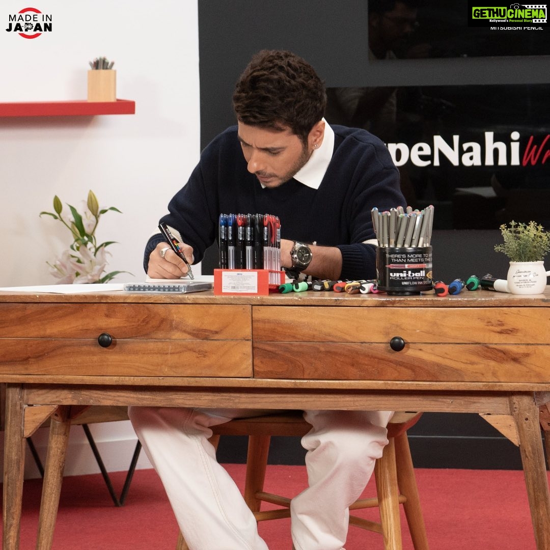 Divyenndu Instagram - Uni mitsubishi products are the perfect way to add a personal touch to any written message! With so many different colors and styles to choose from, you are sure to find the perfect one for your needs. 1. Uniball AIR, with various line widths adjusts according to your writing style. 2. POSCA, with POSCA in your hand the world is your canvas as it writes on virtually every surface. 3. Uni Pin, an excellent drawing pen available in wide range of nib sizes. 4. Uniball EYE with super long lasting ink which is available in many ink colours. #divyendusharma #divyenndu #uni #unimitsubishipencil #uniball #uniballpens #uniballindia #uniballeye #writing #art #artblogger #creativity #inkcolor #artwork #uniballeye #fineliners #waterproof #smoothfineliners #unipin #uniball215 #uniball217 #posca #poscapens #poscaart #poscamarkers #uniballair #globalartist #reelsinstagram #madeinjapan