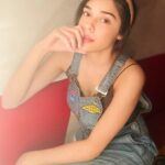 Eisha Singh Instagram - Inside me there's an outsider, wondering about the wonder.