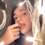 Eisha Singh Instagram - Even in darkness even the tiniest of lights shines bright. We may be going through a difficult time, but we will get through it. Light will always find it's way through every darkness. ♥️✨ #StaySafe #StayHome #SendingLoveAndLight