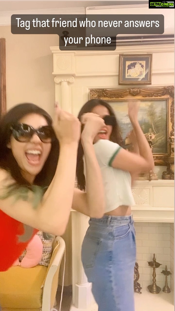 Eisha Singh Instagram - Tag your bestie who never answers your phone 😂 #reels #reelkarofeelkaro #reelitfeelit #reels #reelsinstagram