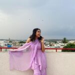 Eisha Singh Instagram - बदलती फ़िज़ा... 💜 . . . Wearing this beauty by @houseofchikankari.in 🌸