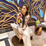 Eisha Singh Instagram - I have always said and I will say this again: This is ours. All my victories are a result of your unconditional love and support. Looking forward to many more nights like these, with you guys by my side. 😘 #BestTelevisionActress ❤️ . This look has been created by the magical @naazneenpatelghai @vikramnaaz ..🥰 #DigitalEntertainmentAwards