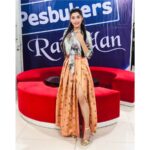 Eisha Singh Instagram - A million happy thoughts are put on hold as I pose for this photo. “Are Indonesians really this nice?” oh yes, mm ..I should eat some more of that awesome chicken!! Haha well right now....missing Nutella roti 🙈♥️ . . Outfit by: @vasundhara.joshi Earrings by @rimayu07 Shoes by @nidhibhandari_official Styled by @pratikshachandak