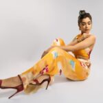 Eisha Singh Instagram – “One could not count the moons that shimmer on her roofs,
Or the thousand splendid suns that hide behind her walls.”
_________🌻__________

Wearing : @arokaofficial
Jewellery : @radhikaagrawalstudio
Styled by : @sakshi312 
Assisted by : @kinjal_maru04 @sanjamkaur92 
______
Shot by : @vaspaan_shroff
______
HMU HOD : @dishakhannaartistry 
Makeup :  @palak_makeupandhair 
Hair : @facestories_by_harmankaur