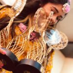 Eisha Singh Instagram - What a memorable evening it was. 'Zee Rishtey Awards 2018' Came home with a lot of love and appreciation. Whatever I've earned is not solely mine- this is ours. ❤️ Every single of you who watch, appreciate, criticise and love- every single ounce of it n push me to do best. This is for all of us. Dream team, amazing co-stars and loyal fans- we did it again, together ❤️ Thank you so much everyone😘 #IshqSubhanAllah
