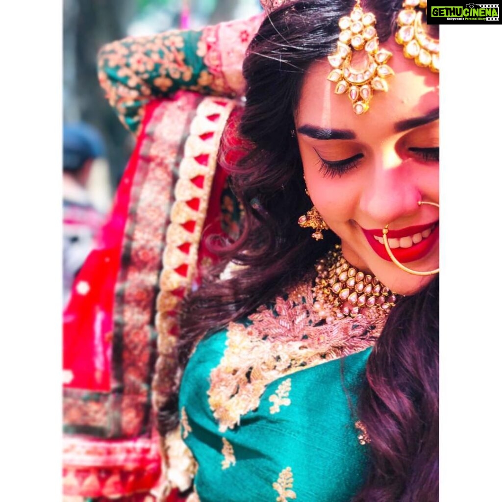 Eisha Singh Instagram - The sun and her tangled tales. ♥️