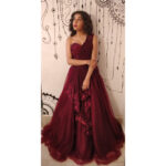 Eisha Singh Instagram – Gold Awards 2018💫

Styled by @hemlataa9😘
Assisted by @akansha.27 ❤️@Pbpalak❤️
Thank you lovelies ♥️
Outfit by @kalkifashion
Jewellery by @gbtbetrue
Clutch by @ru.saru