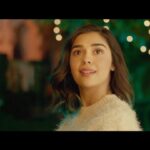 Eisha Singh Instagram - Eeeeeppp!!! It is hereeee 🥺💕 Trailer of our pyaari si film #MiddleClassLove Love stories toh bahut dekhi hongi aapne.. ab dekhiye middle class pyaar ka swag. Celebrate the magic of #MiddleClassLove. Trailer out now. In cinemas, 16th September 2022. 🫶🏼 @ratnabsinha @anubhavsinhaa @pritkamani @kavyathapar20 #ManojPahwa @realhimesh @dhrubdubey @sagarrshirgaonkar @benarasmediaworks @zeestudiosofficial @zeemusiccompany