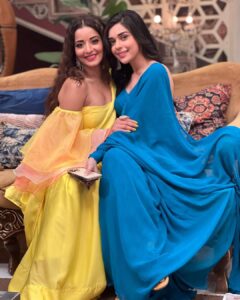 Eisha Singh Instagram - “ Bela Aur Yamini “ … BEQABOO HO JAIYE 😍😍…Watch Us Tonight at 9pm only on @colorstv @vootselect @officialjiocinema 

📸: @deepakpathak663 

#goodmorning from #us #happy #saturday #weekend #newshow #beqaboo 

@balajitelefilmslimited @ektarkapoor