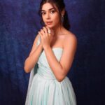 Eisha Singh Instagram - Vintage Dreams 🌙 … Photographer : @vishwasgonsalves Makeup & Hair : @farah_mehdi_ Stylist : @purvabansal5 Outfit : @ranbirmukherjeeofficial Earing : @__gypsyboutique__ Ring : @the_jewel_gallery Team : @oceanmediapr