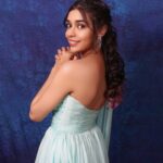 Eisha Singh Instagram - Vintage Dreams 🌙 … Photographer : @vishwasgonsalves Makeup & Hair : @farah_mehdi_ Stylist : @purvabansal5 Outfit : @ranbirmukherjeeofficial Earing : @__gypsyboutique__ Ring : @the_jewel_gallery Team : @oceanmediapr