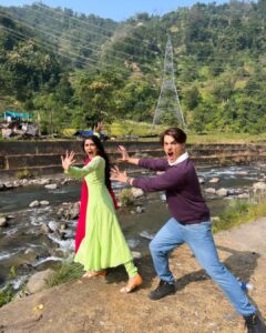 Eisha Singh Instagram - Expectation v/s Reality 
Darjeeling #wednesday version!