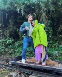 Eisha Singh Instagram - #musicvideo Cominsooonish… When its Freeezin .. First Shot of the Day !!