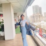 Eisha Singh Instagram – आज ख़ामोश हूँ मैं भी और ये शहर भी , बिल्कुल आसमान की तरह…..
बोल रही है तो केवल ये मेरी पोशाक… @kairabynikita 🦋💙