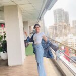 Eisha Singh Instagram - आज ख़ामोश हूँ मैं भी और ये शहर भी , बिल्कुल आसमान की तरह..... बोल रही है तो केवल ये मेरी पोशाक… @kairabynikita 🦋💙