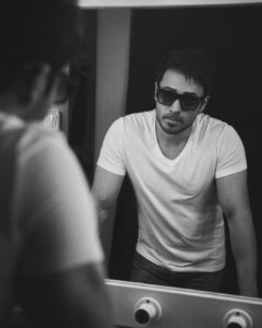 Emraan Hashmi Instagram - Just reflecting 🪞.