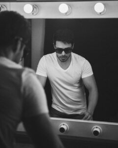 Emraan Hashmi Instagram - Just reflecting 🪞.